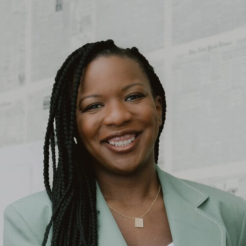 Amber Mayfield headshot